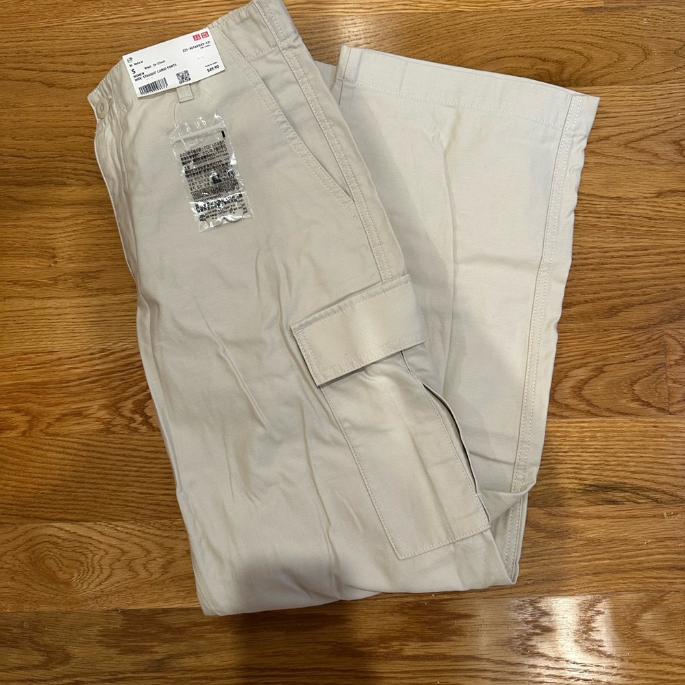 Uniqlo Women's Wide Straight  Cargo Pants